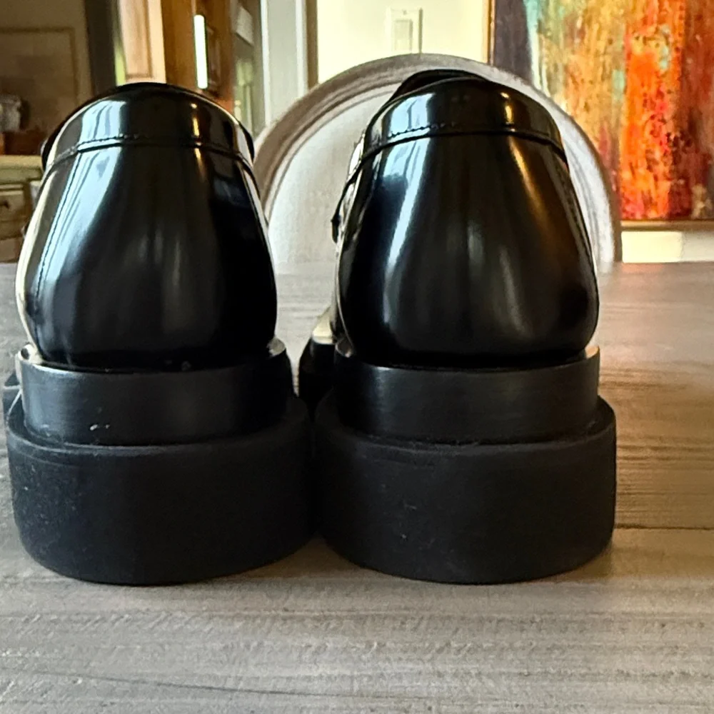 Bottega Veneta Glossy Black Loafers - Picture 9 of 11